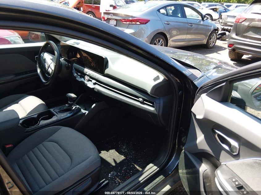 2025 KIA K4 auction photo 5