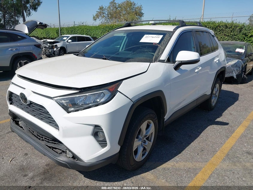 2020 Toyota RAV 4, Перед і зад, IAAI, VIN 2T3W1RFV1LC058909 — фото 2