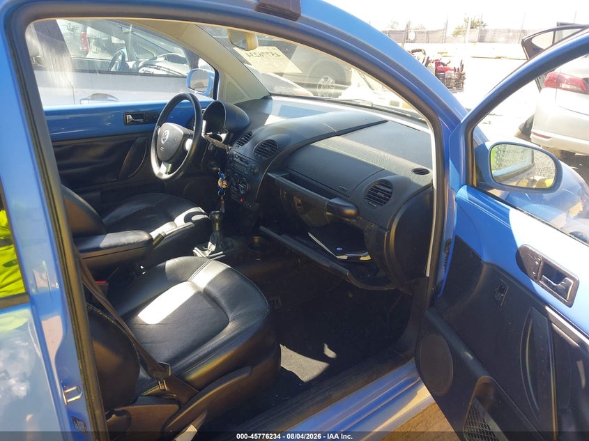 2001 VOLKSWAGEN NEW BEETLE auction photo 5