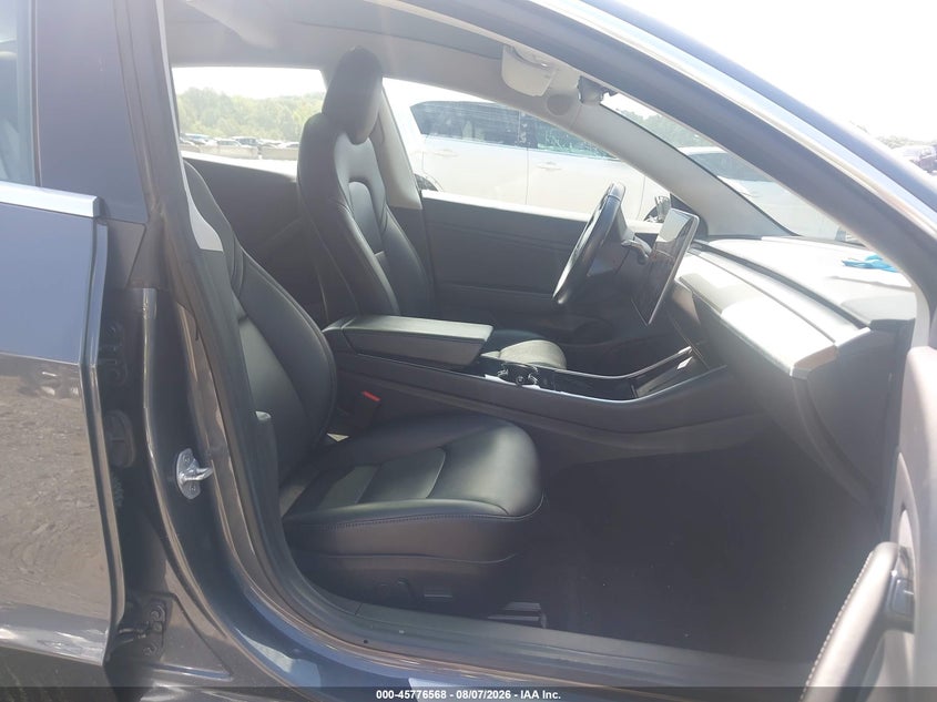 2018 TESLA MODEL 3 auction photo 5