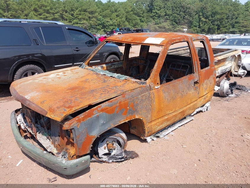 1994 GMC Sierra, Total Burn, IAAI, VIN 2GTEC19K4R1548513 — photo 2