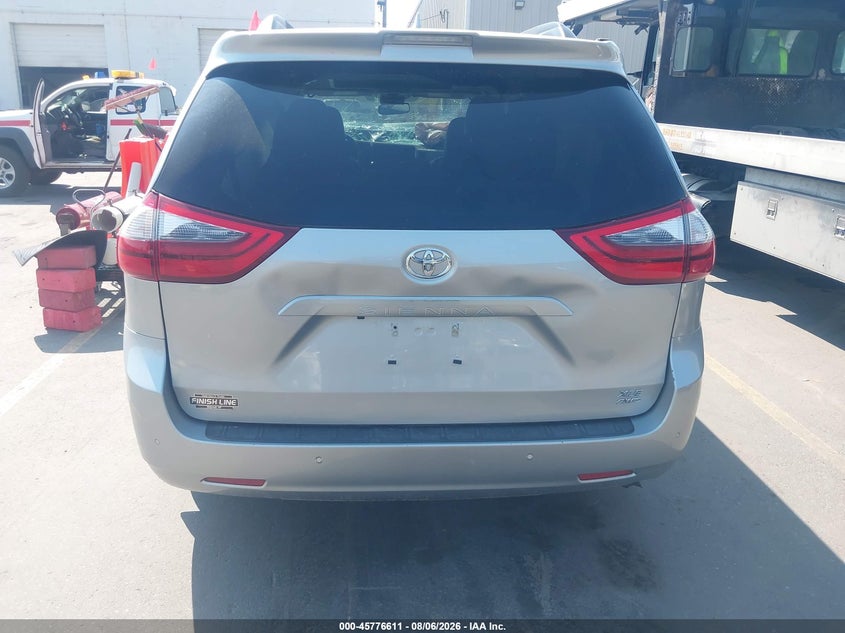 2020 TOYOTA SIENNA XLE · Фото 16
