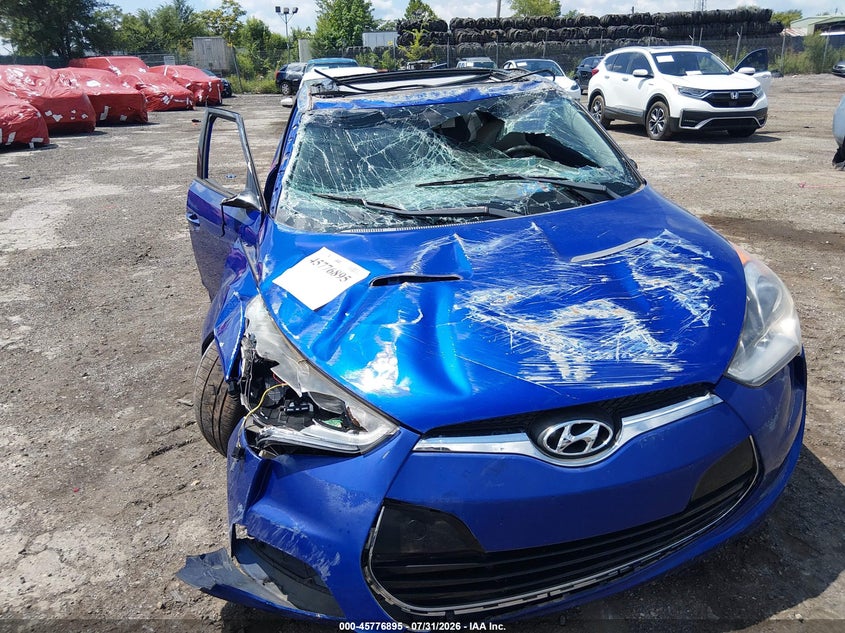 2012 HYUNDAI VELOSTER auction photo 6