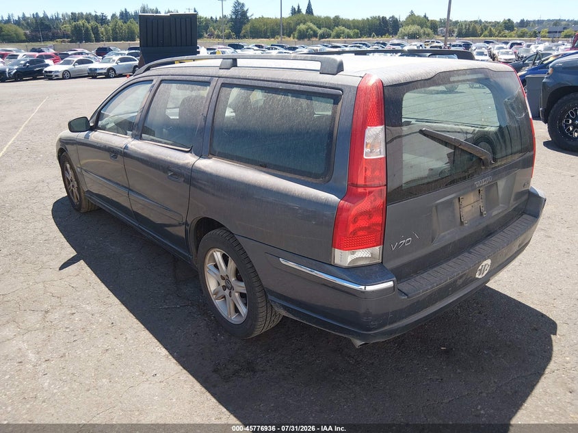2005 VOLVO V70 auction photo 3