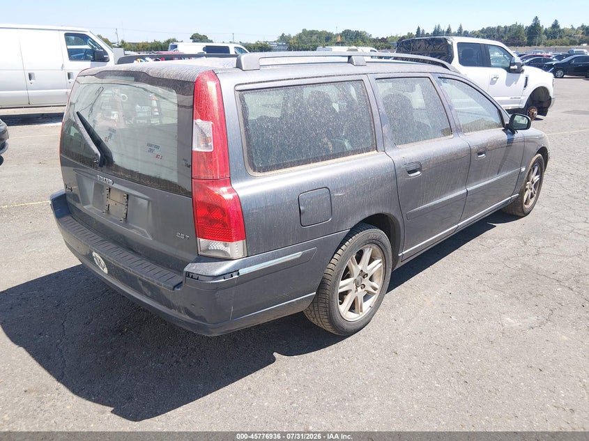 2005 VOLVO V70 auction photo 4