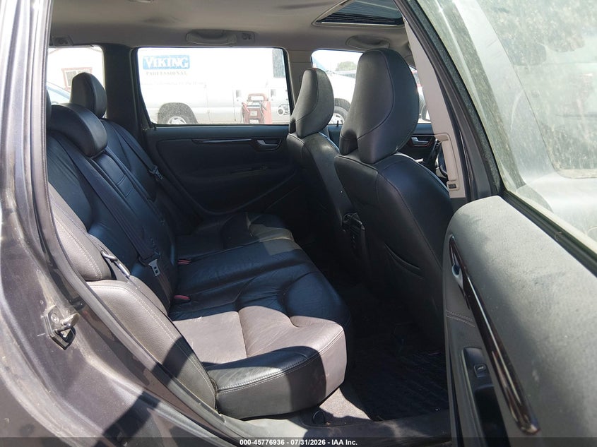 2005 VOLVO V70 auction photo 8