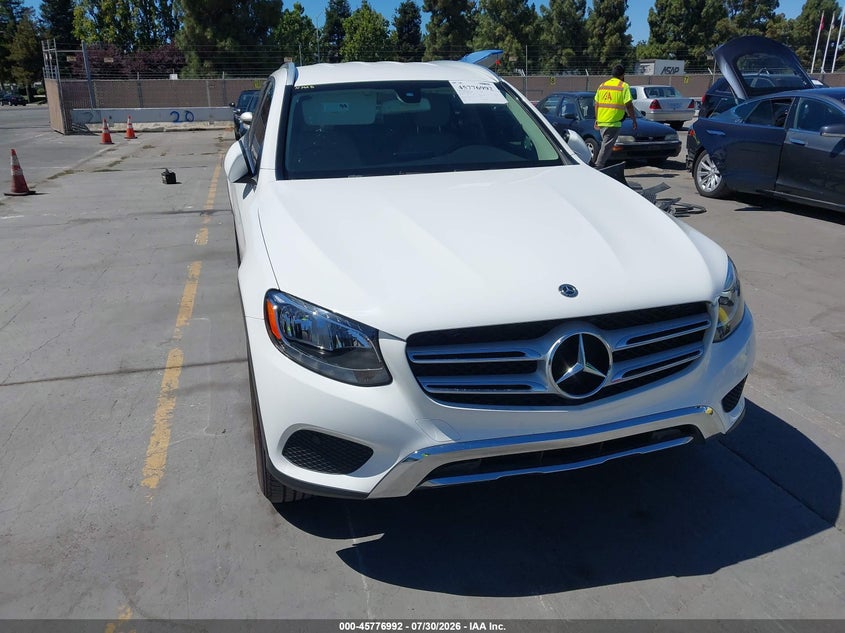 2017 MERCEDES-BENZ GLC 300 auction photo 6