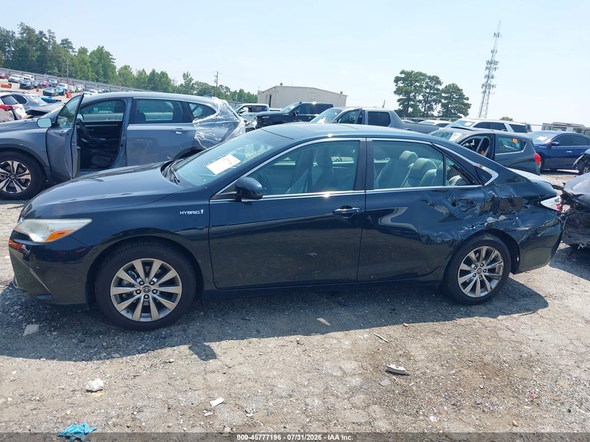 TOYOTA CAMRY HYBRID - zdjęcie 14