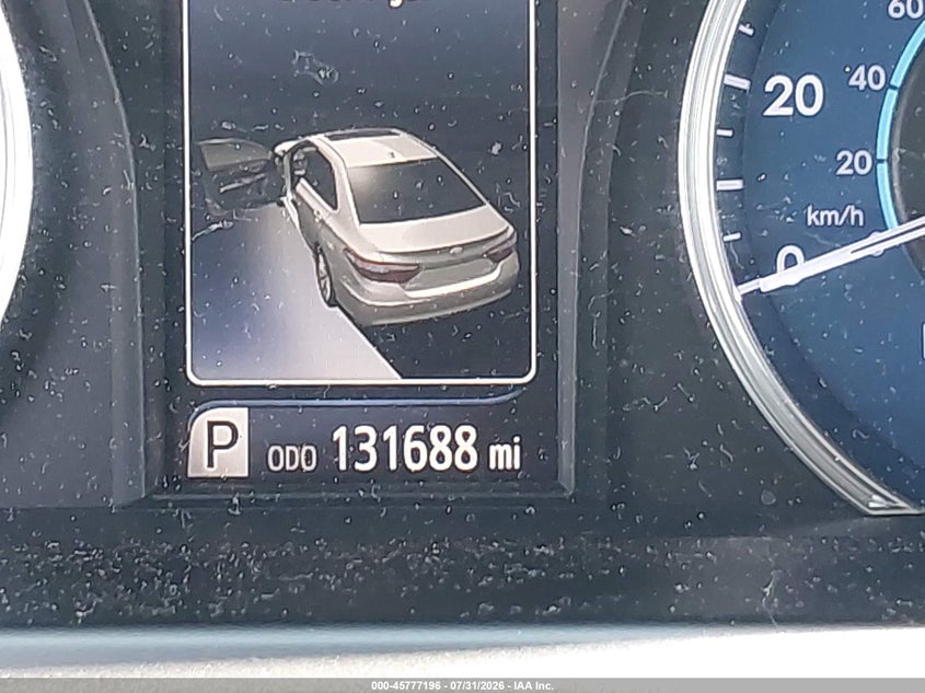 TOYOTA CAMRY HYBRID - zdjęcie 15