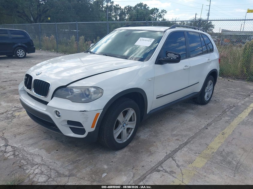 2013 BMW X5, Повреждение двигателя, IAAI, VIN 5UXZV4C51D0E07341 — фото 2