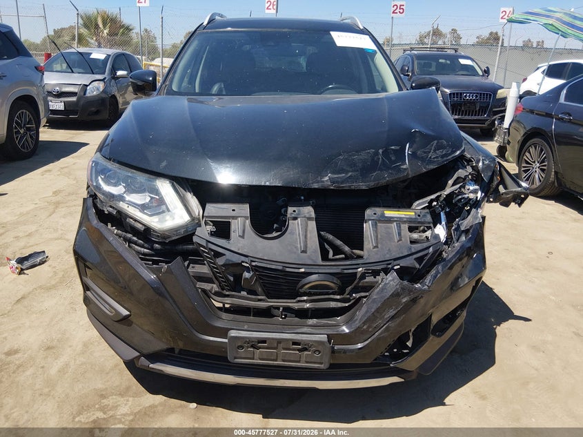 2018 NISSAN ROGUE SL · Фото 12