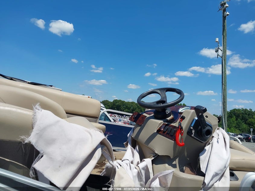 2021 TRACKER BASS BUGGY 16XL auction photo 5