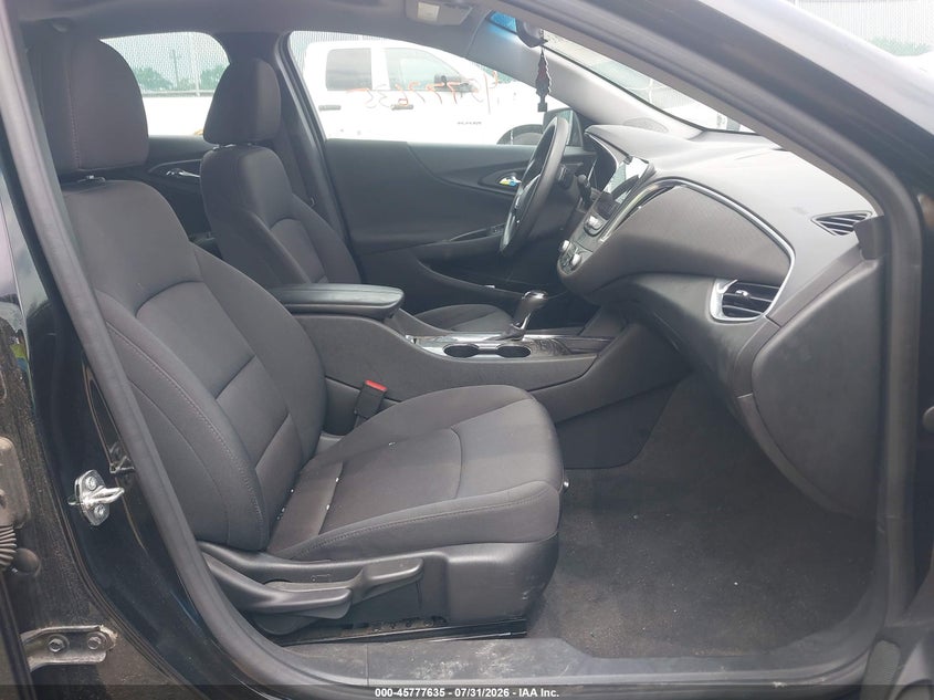2020 CHEVROLET MALIBU auction photo 5