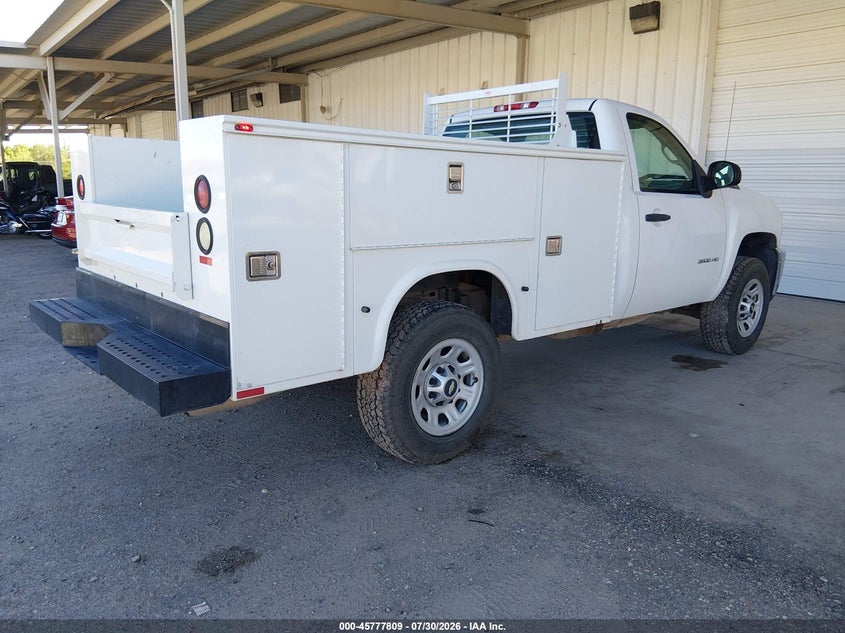 2013 CHEVROLET SILVERADO 3500HD auction photo 4