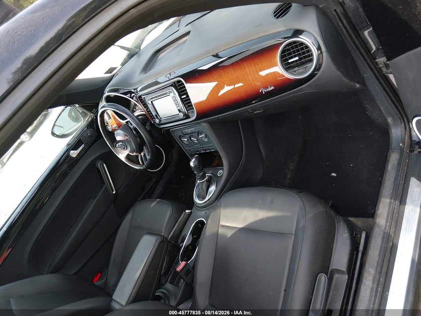 2013 VOLKSWAGEN BEETLE auction photo 5