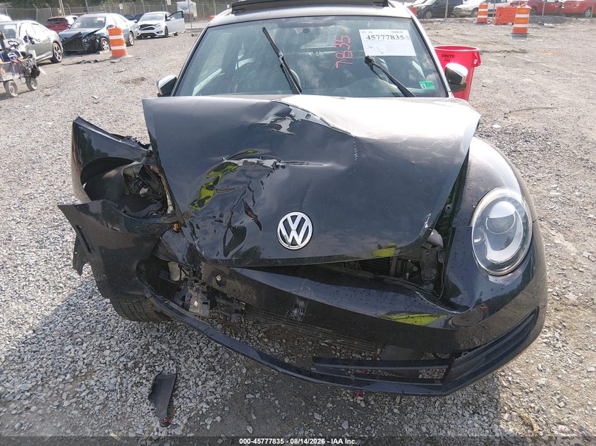 2013 VOLKSWAGEN BEETLE auction photo 6