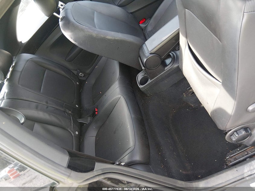 2013 VOLKSWAGEN BEETLE auction photo 8