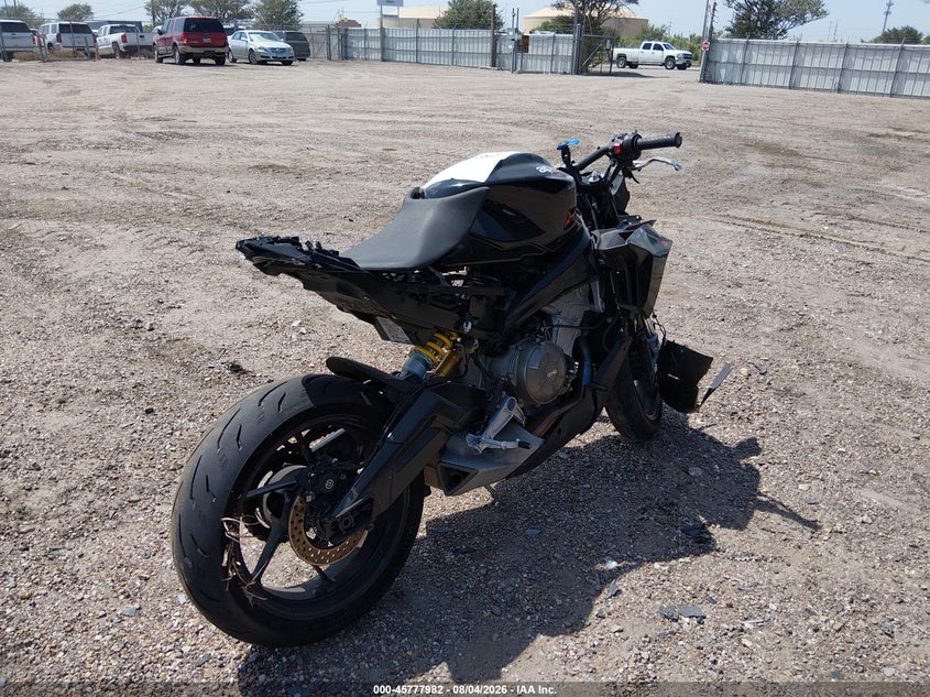 2023 APRILIA TUONO auction photo 4