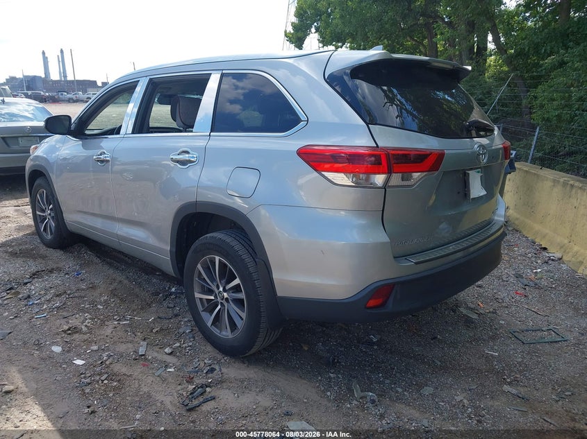 2018 TOYOTA HIGHLANDER auction photo 3