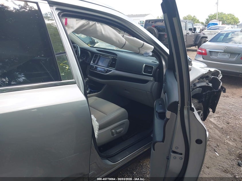 2018 TOYOTA HIGHLANDER auction photo 5