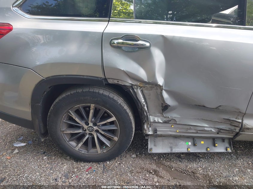 2018 TOYOTA HIGHLANDER auction photo 6