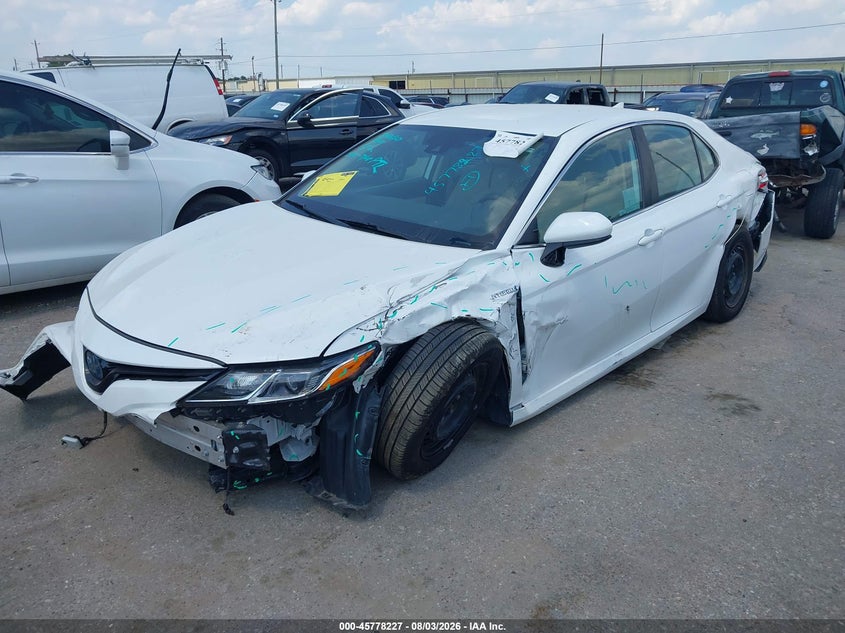2020 TOYOTA CAMRY auction photo 2