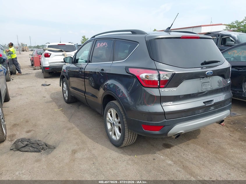 Vin: 1fmcu9gd0juc58605, lot: 46277309, ford escape se 20183