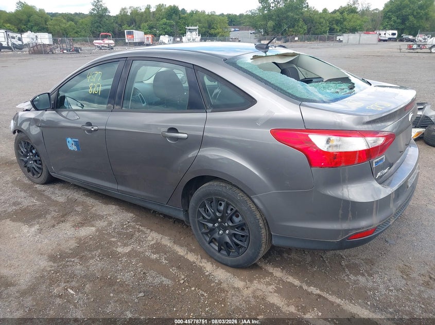 Vin: 1fahp3f22cl403530, lot: 46277531, ford focus se 20123