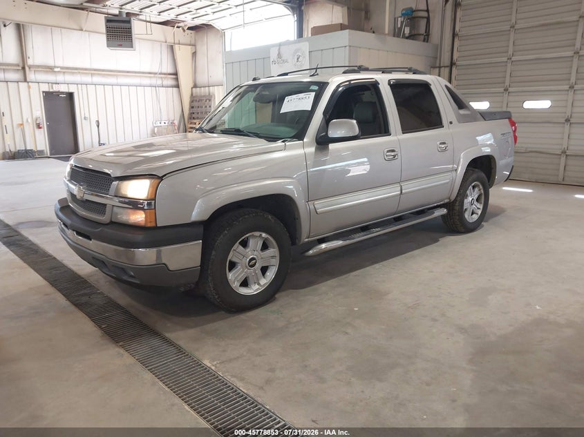 2005 CHEVROLET AVALANCHE 1500 auction photo 2