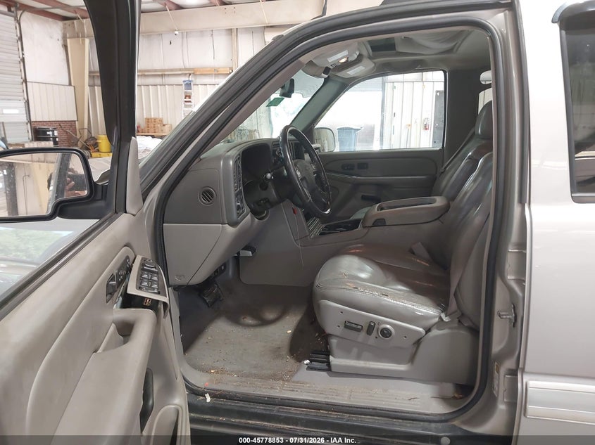 2005 CHEVROLET AVALANCHE 1500 auction photo 5