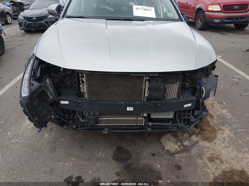 2024 HYUNDAI TUCSON HYBRID auction photo 6