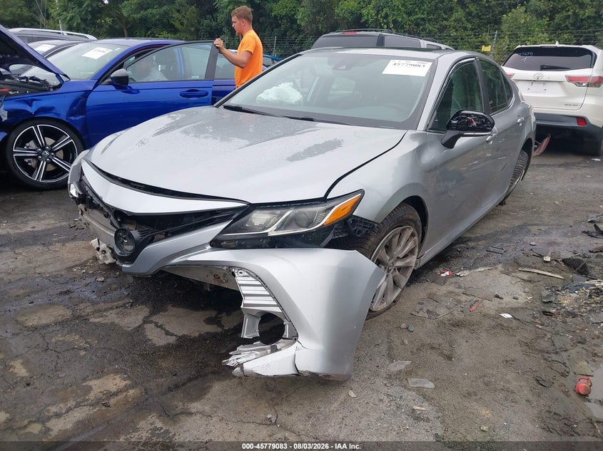 TOYOTA CAMRY - zdjęcie 2