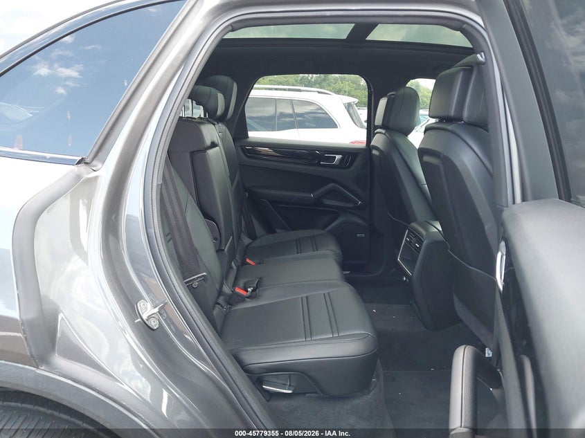 2021 PORSCHE CAYENNE auction photo 8