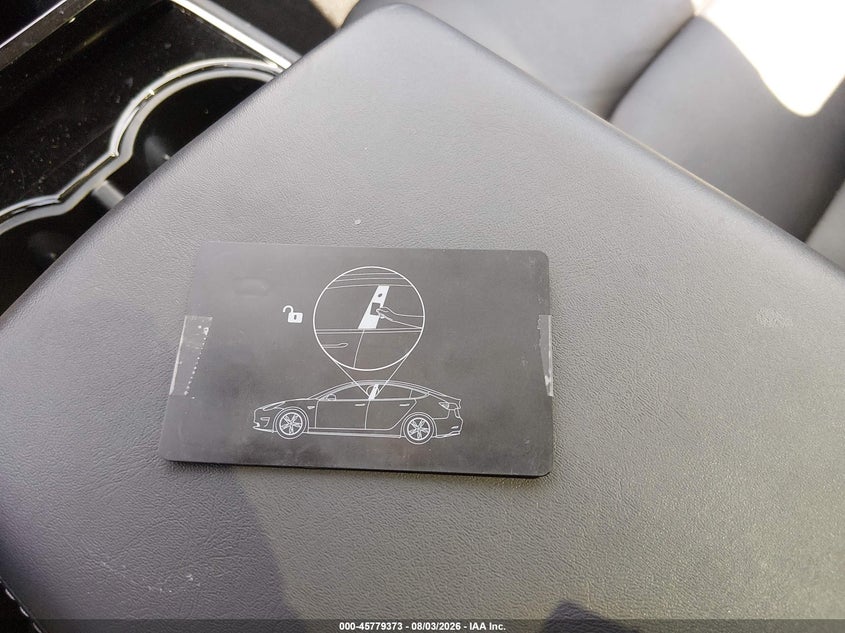 TESLA MODEL 3 - zdjęcie 10