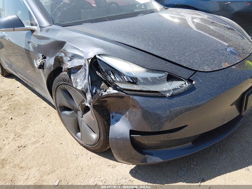 TESLA MODEL 3 - zdjęcie 6