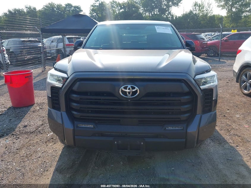 TOYOTA TUNDRA - zdjęcie 13