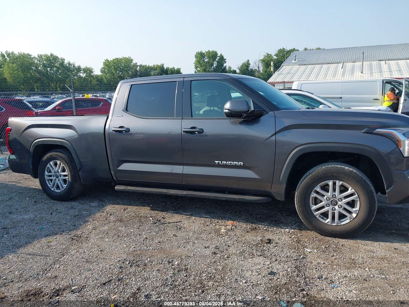 TOYOTA TUNDRA - zdjęcie 14