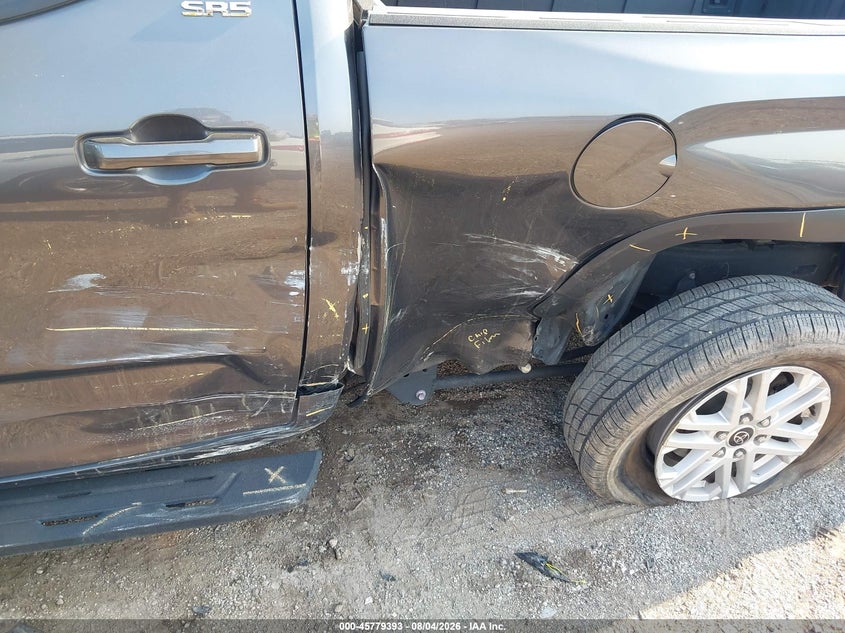 TOYOTA TUNDRA - zdjęcie 6