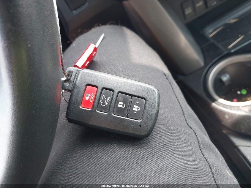 TOYOTA RAV4 - zdjęcie 11