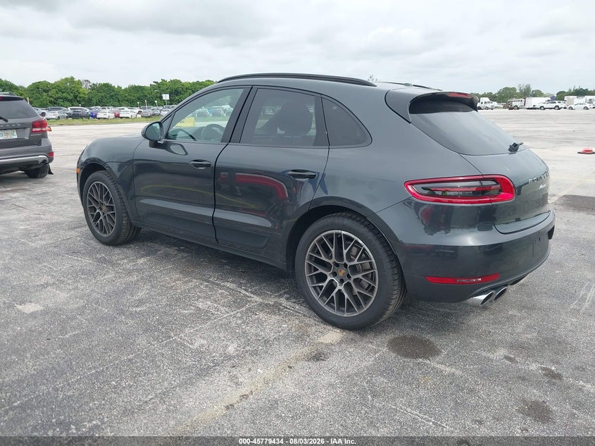 2018 PORSCHE MACAN SPORT EDITION · Photo 3