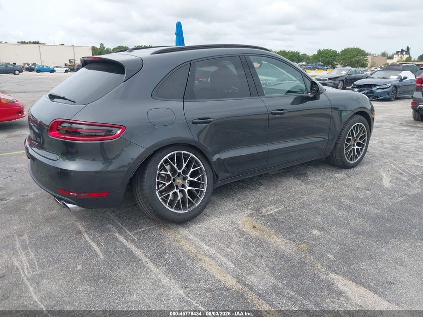 2018 PORSCHE MACAN SPORT EDITION · Photo 4
