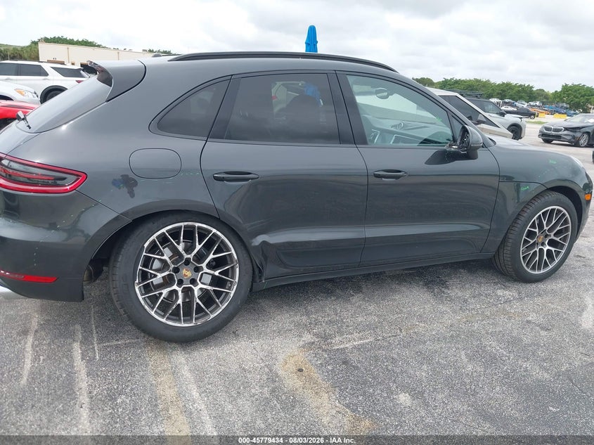 2018 PORSCHE MACAN SPORT EDITION · Photo 6