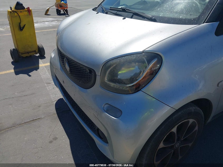 SMART FORTWO 2016 VIN WMEFJ5DA3GK051970