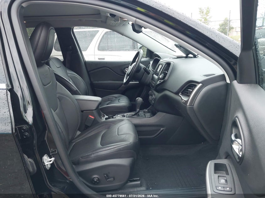 2021 JEEP CHEROKEE auction photo 5