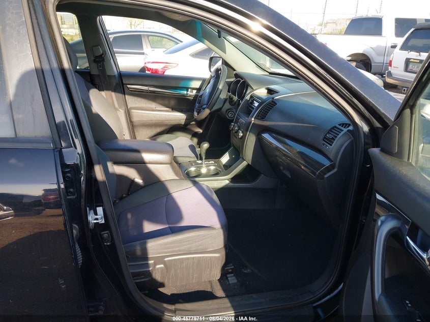 2012 KIA SORENTO auction photo 5