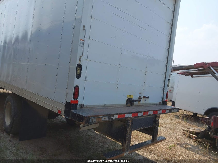 2013 INTERNATIONAL 4000 auction photo 3