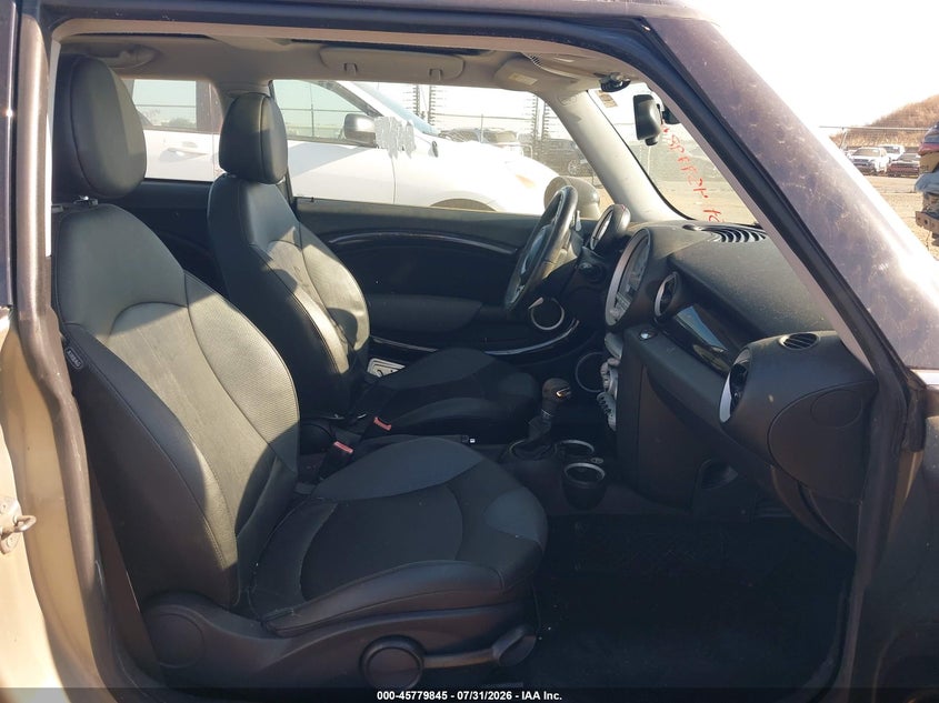 2010 MINI COOPER S auction photo 5