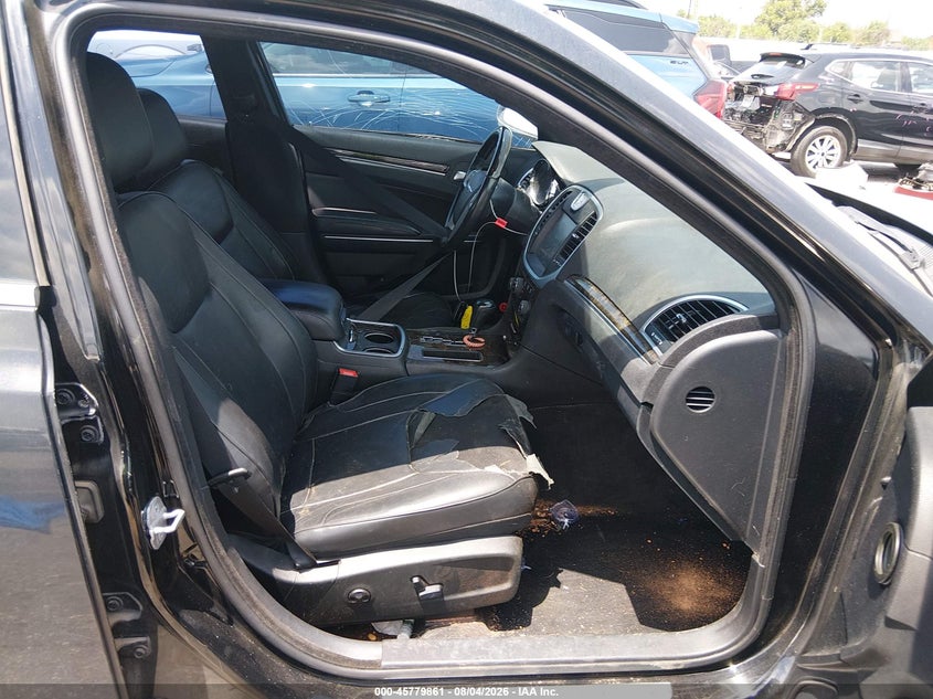 2014 CHRYSLER 300C auction photo 5