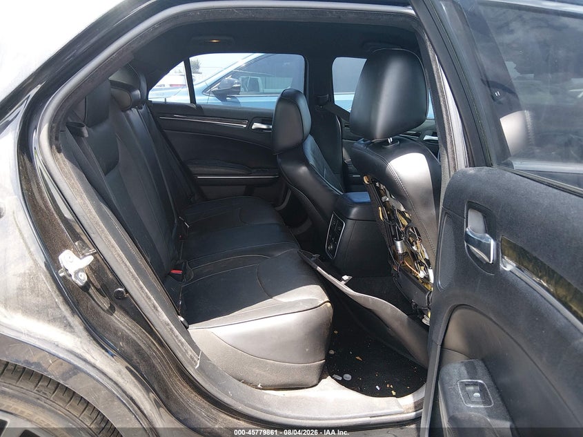 2014 CHRYSLER 300C auction photo 8