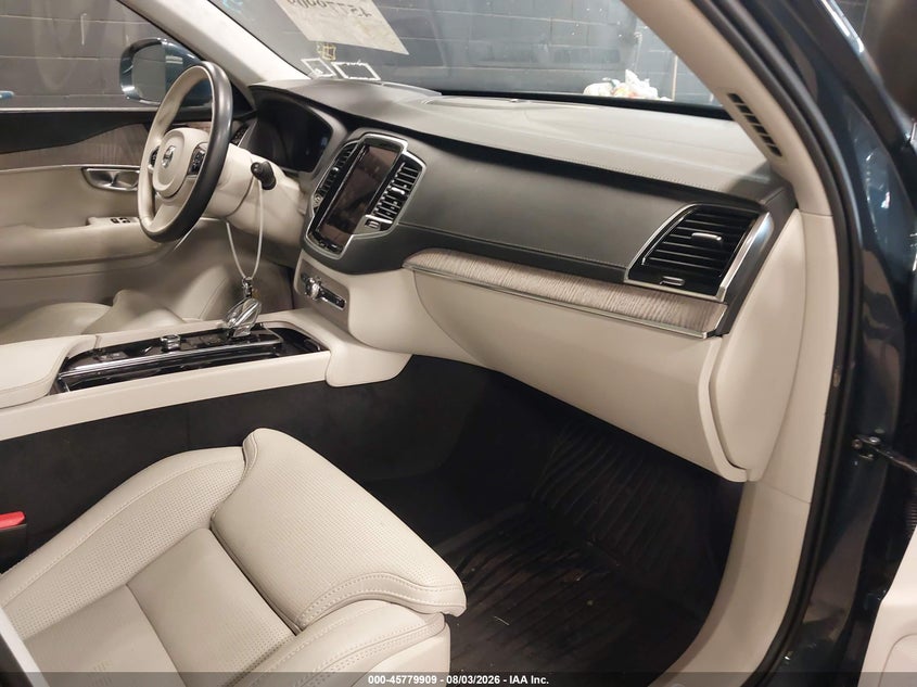 VOLVO XC90 RECHARGE PLUG-IN HYBRID - zdjęcie 5